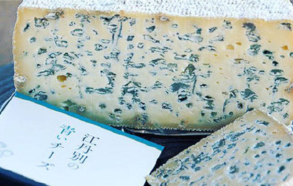 ブルーチーズの起源は 青カビって本当 ゴルゴンゾーラとの違いとその種類について 公式 ブルーチーズドリーマー伊勢 昇平オフィシャルブログ